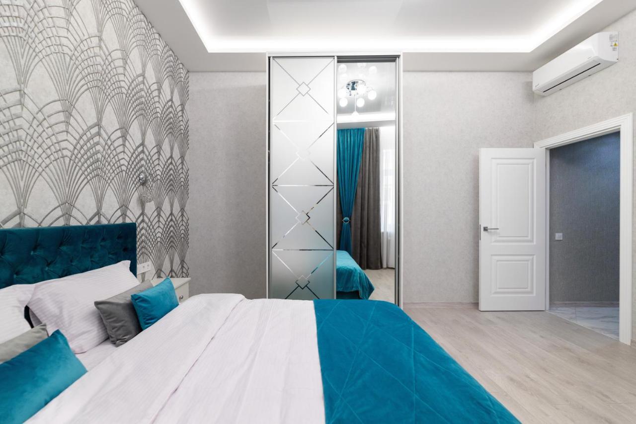 Rynok Square City Center Two Bedroom Apartment! Lviv Extérieur photo