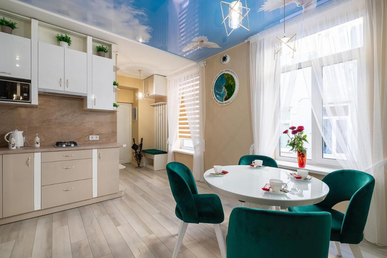 Rynok Square City Center Two Bedroom Apartment! Lviv Extérieur photo