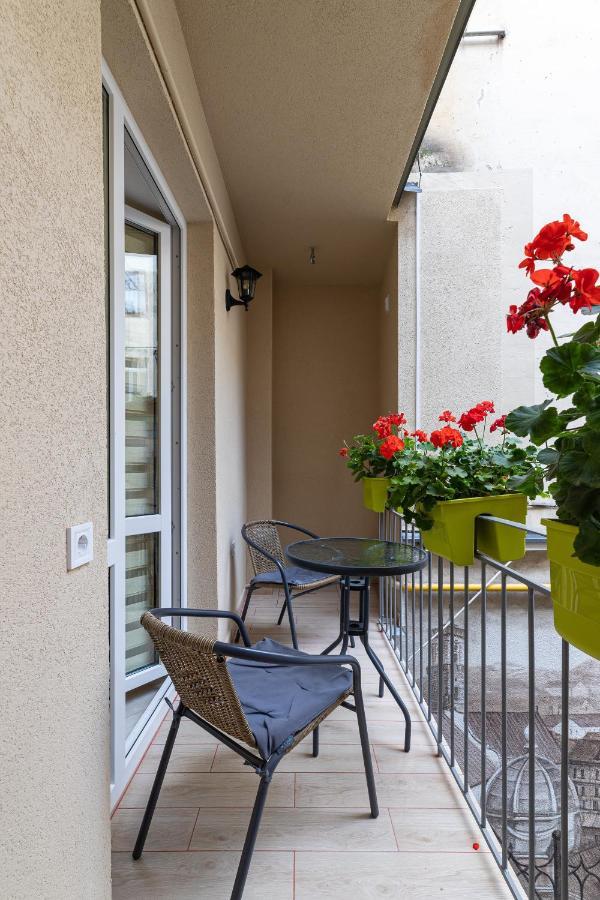 Rynok Square City Center Two Bedroom Apartment! Lviv Extérieur photo