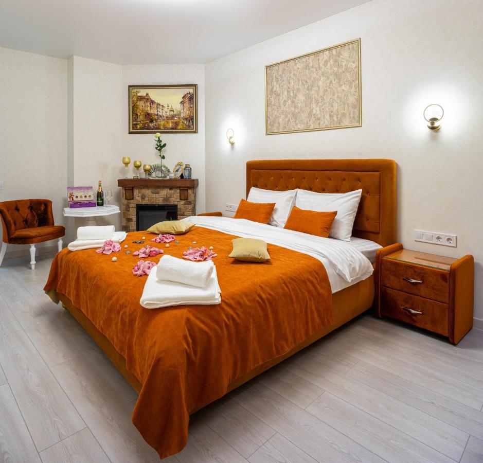 Rynok Square City Center Two Bedroom Apartment! Lviv Extérieur photo