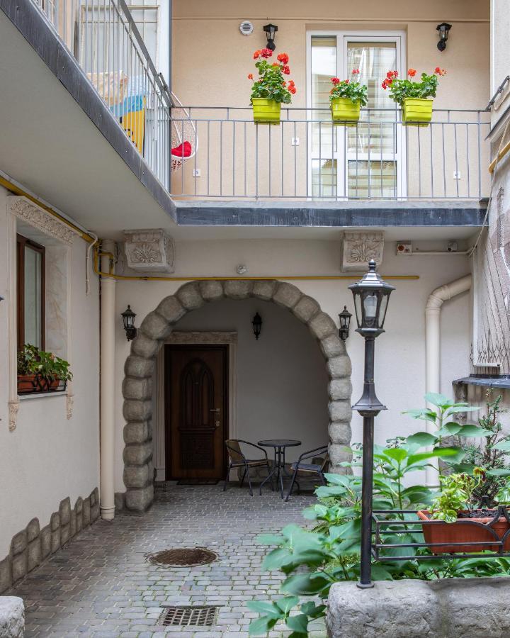 Rynok Square City Center Two Bedroom Apartment! Lviv Extérieur photo