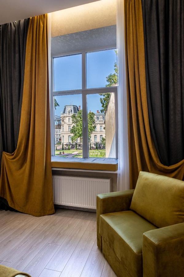 Rynok Square City Center Two Bedroom Apartment! Lviv Extérieur photo
