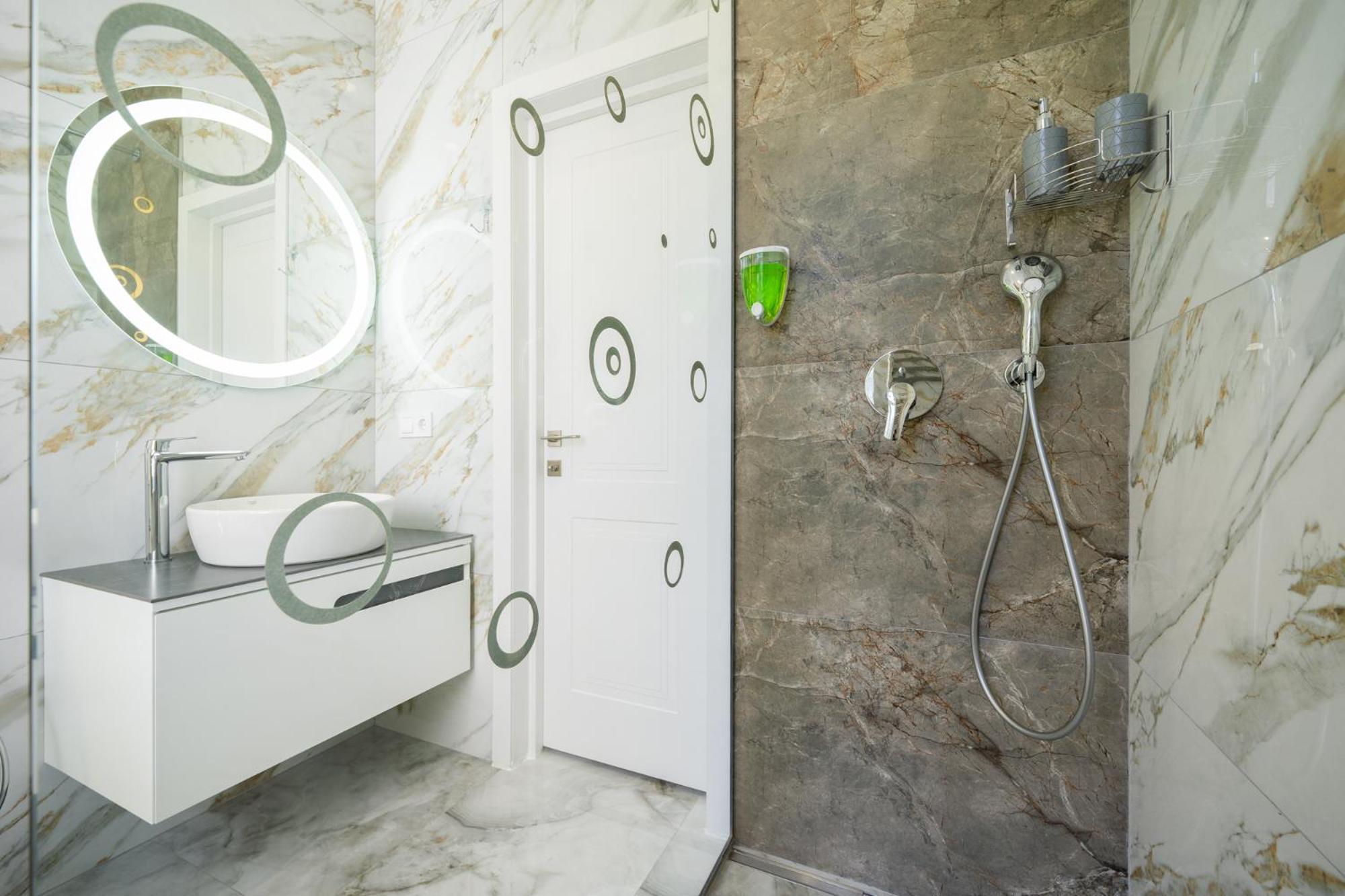 Rynok Square City Center Two Bedroom Apartment! Lviv Extérieur photo
